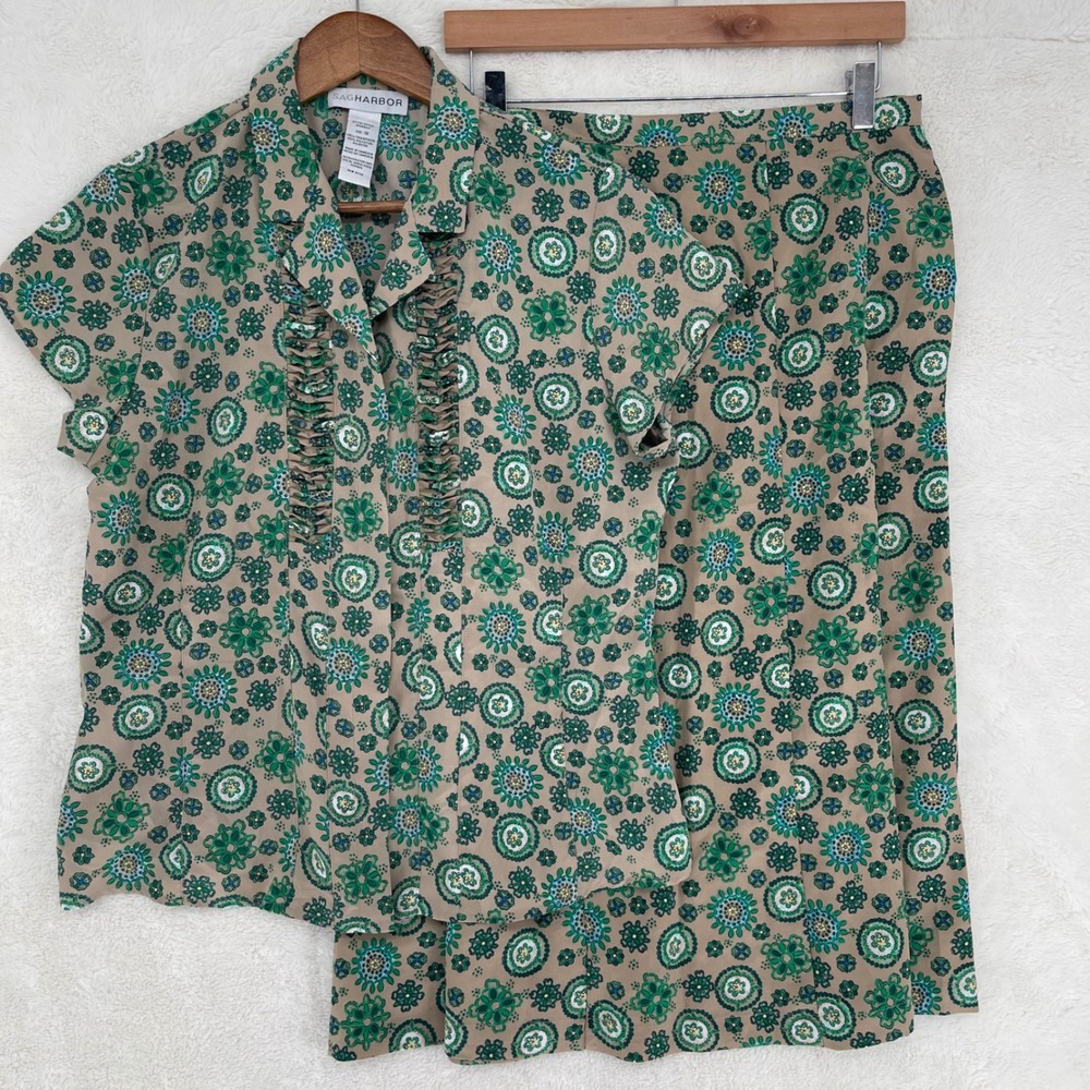 VTG Sag Harbor Green Medallion Floral Ruffle Top and Midi Skirt Set 12 Coord